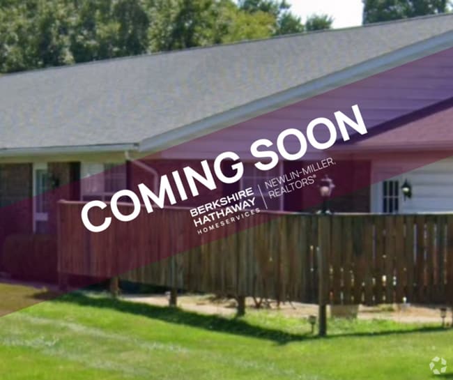 Building Photo - 3 Bedroom 2 Bath Condo