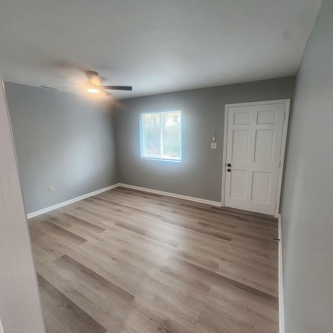 Photo - 108 Lindsay St Unit A