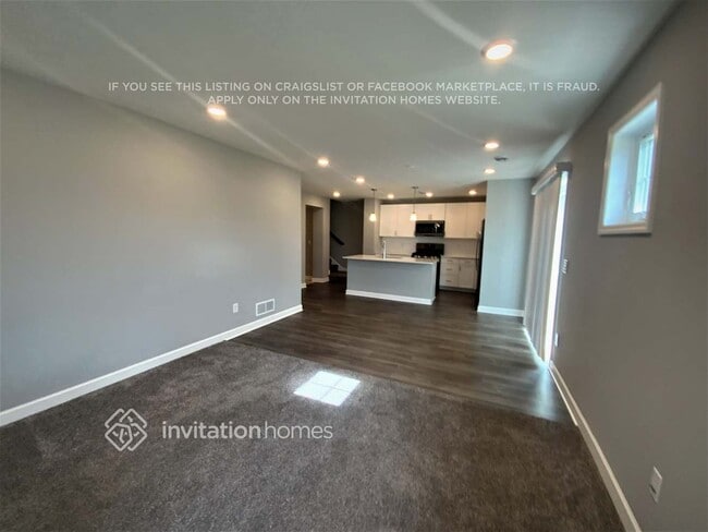 Photo - 10922 Glacier Ln N