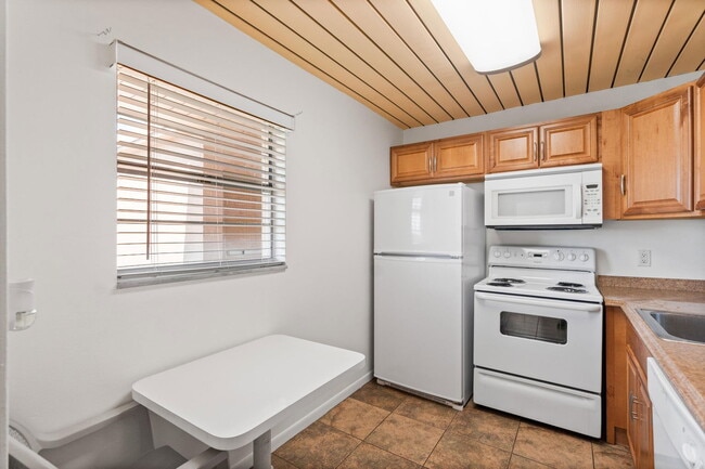 Photo - 2515 NE 2nd Ct Unidad 418