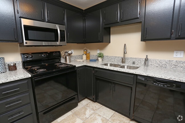 2BR, 1BA - 1000 SF - Kitchen