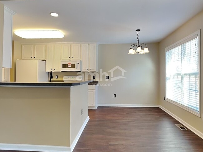 Photo - 11 Bittercrest Ct