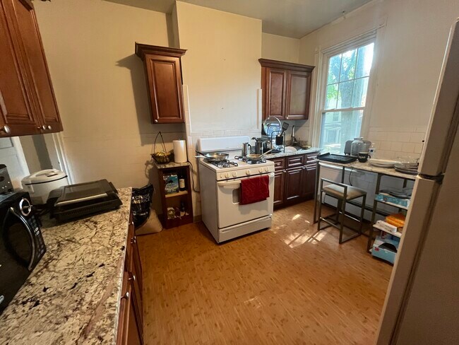 Photo - 19 Putnam Ave Apartments Unit 19