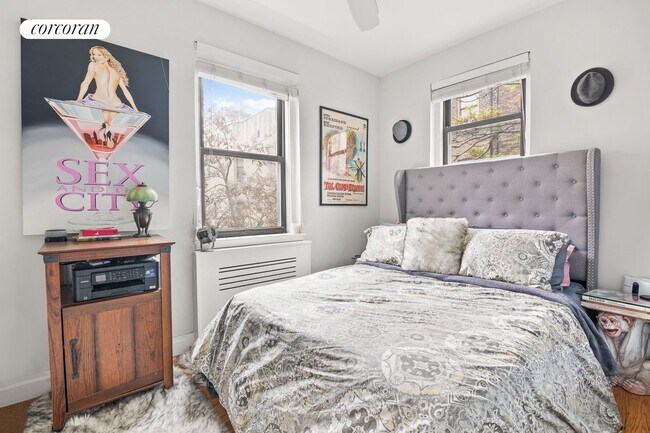 Photo - 357 W 55th St