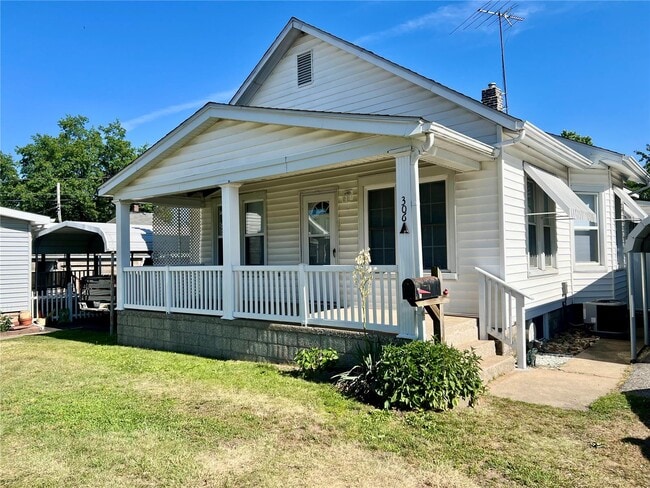 Building Photo - 306 E Main St Unit A