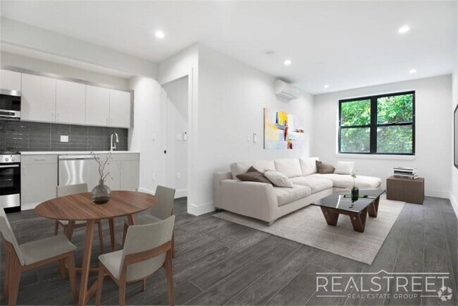 Building Photo - Grand Spacious 2 Bed in Prime Crown Heights Unit 4A Rental