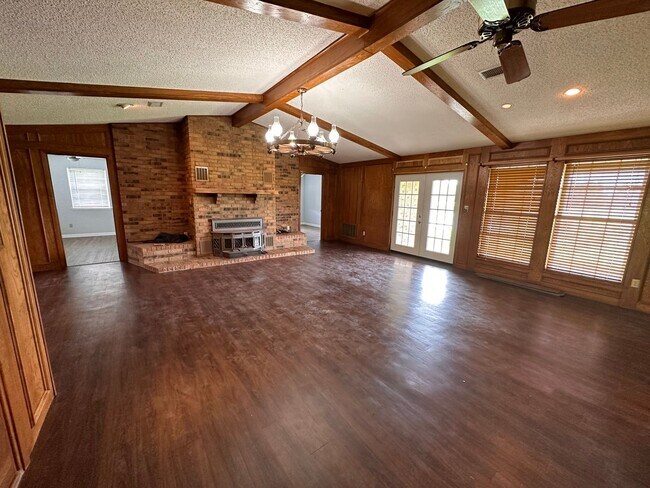 Photo - 3/2 Home Near Lake Bob Sandlin