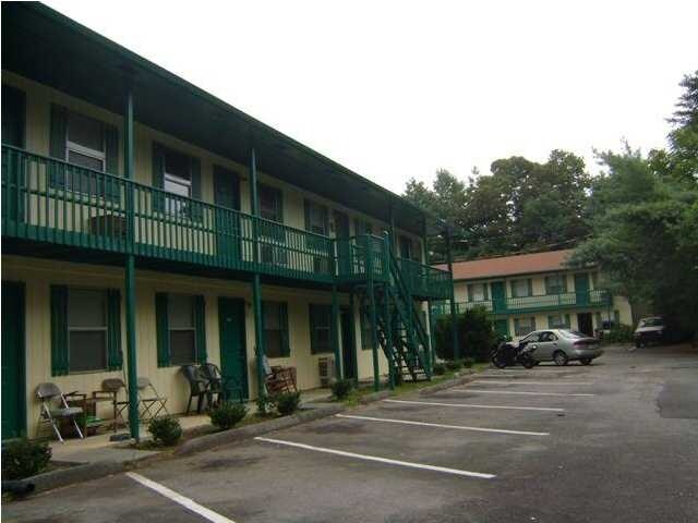 Photo - Pine Creek Apartments