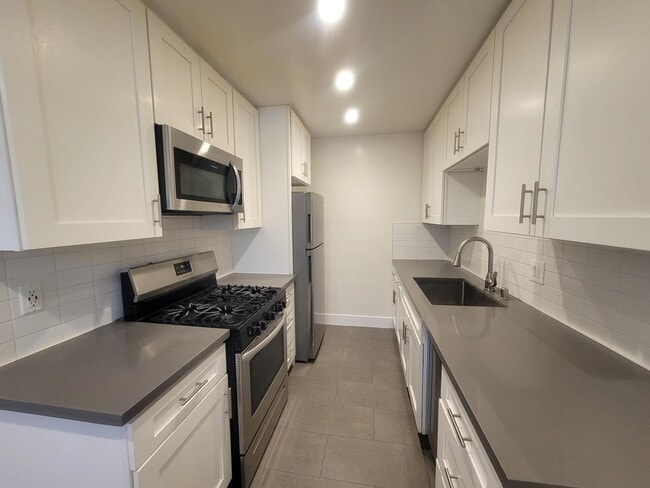 Photo - 1841 S. Manhattan Pl