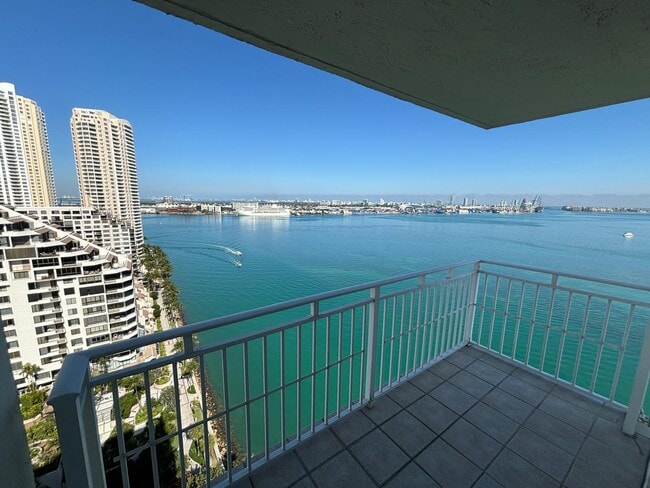 Photo - 1010 SW 2nd Ave Unidad 1806