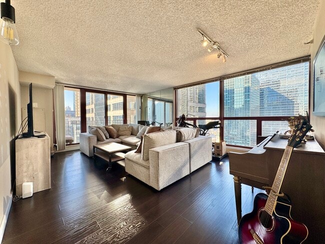 Photo - 200 N Dearborn St Unit 3207