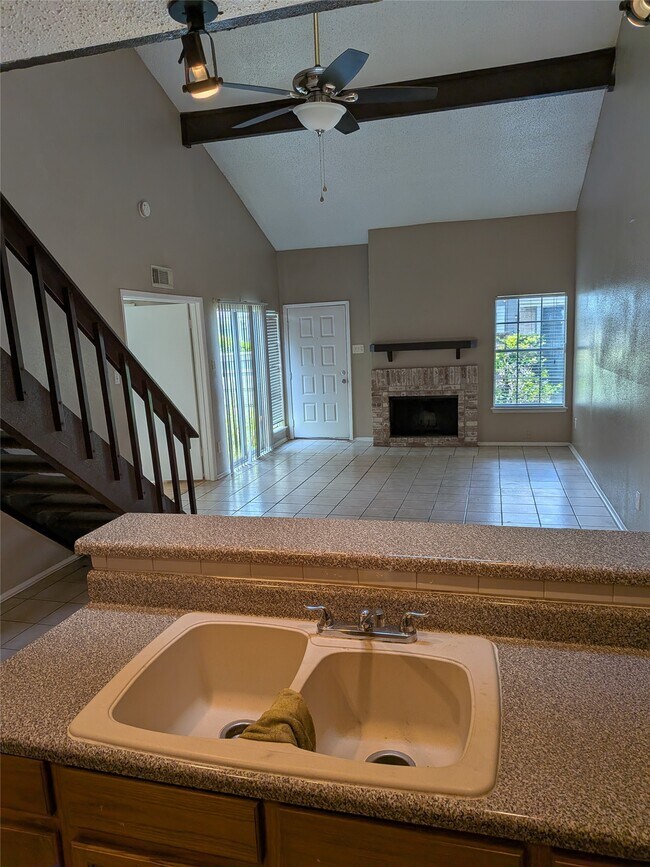12214 Bob White Dr Unit 122