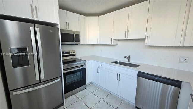 Photo - 9480 Tangerine Pl Unidad 101