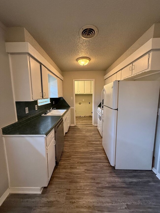 Photo - 3 bed, 11/2 bath home in North Norman