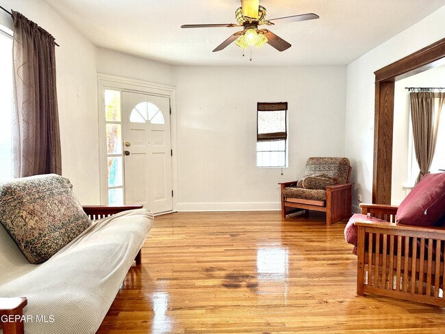 Photo - 611 New York Ave