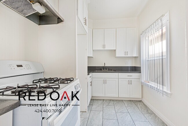 Photo - ~LOW DEPOSIT~ Incredible Studio with Large... Unit 208