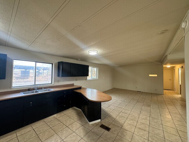 Photo - 170 S Outlook Rd