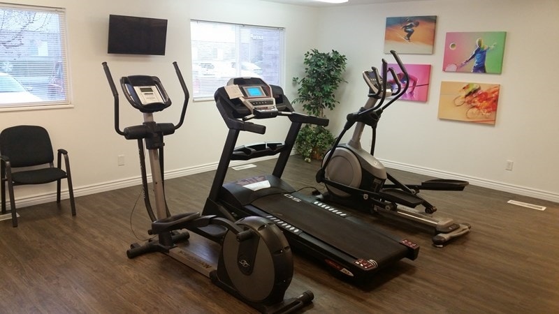 Photo - Cougar Court Apartments