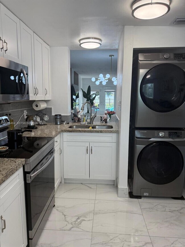 Photo - 1790 W 75th St