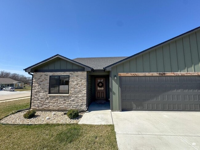 4678 Pierce Dr