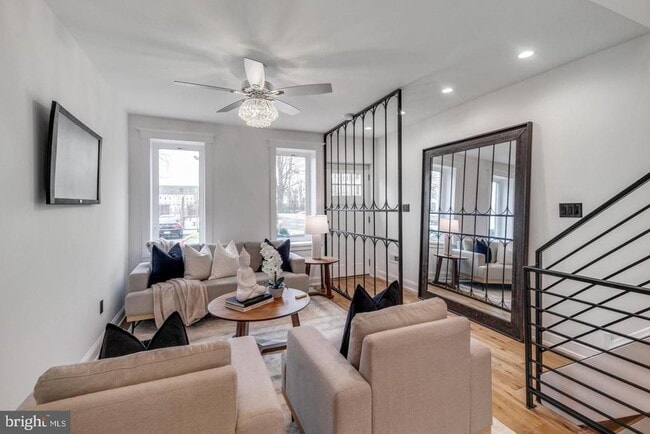 Photo - 2571 Trenton Ave