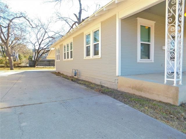 Photo - 808 N Elm St