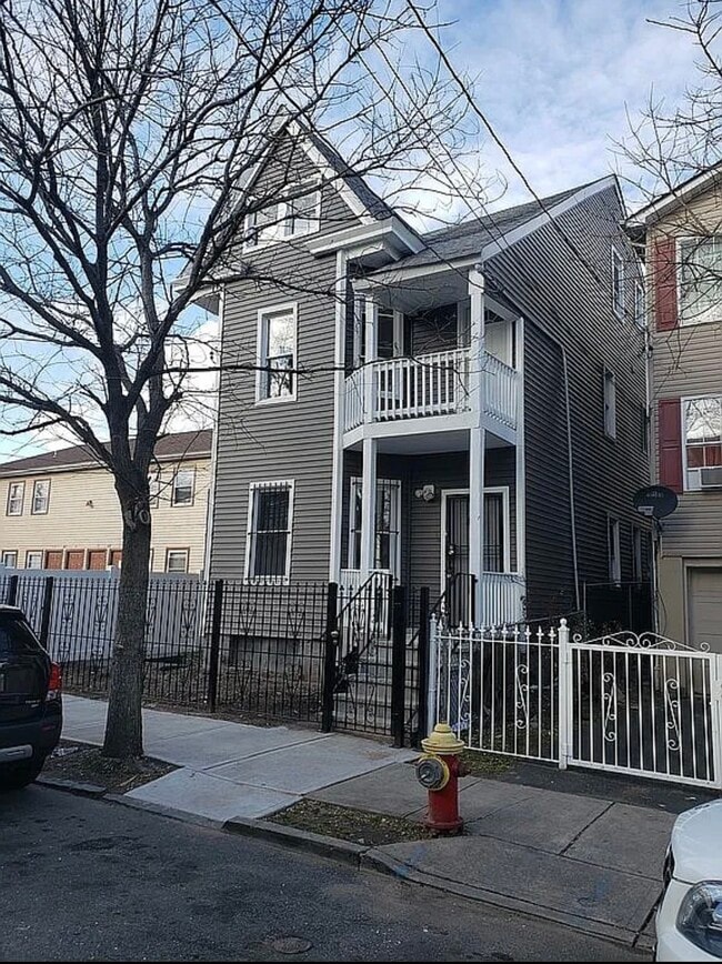 Photo - 171 Godwin Ave House