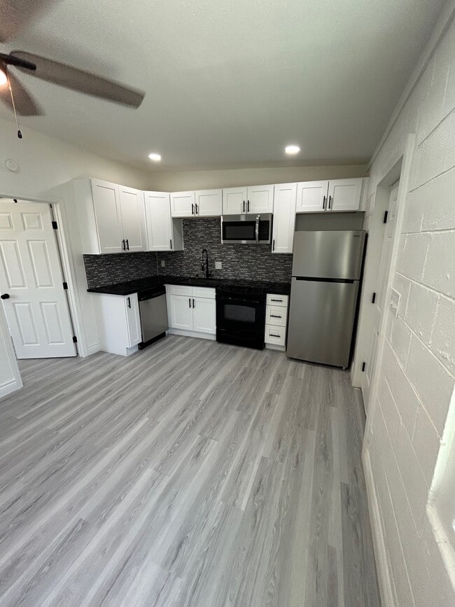 Photo - 210 W Monroe Ave Unit 210 W Monroe A