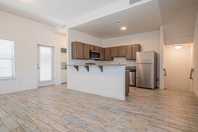 Photo - The Townhomes at 1400 N. Kansas at River
