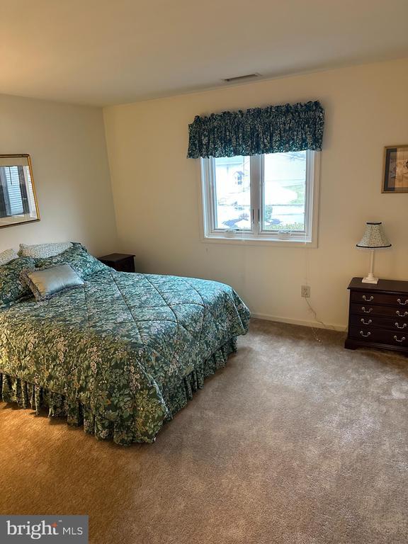 Photo - 864 Jefferson Way