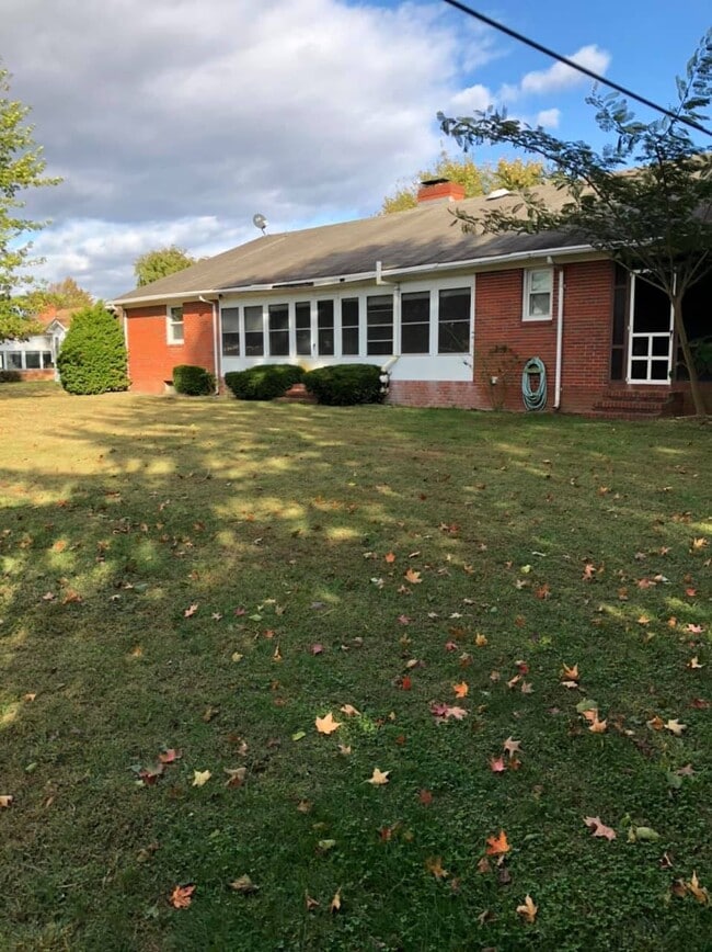 Photo - 122 Collins Ave