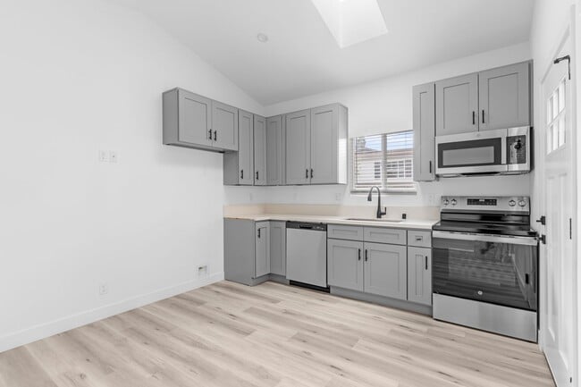 12602 Kensington Ln Unit 12