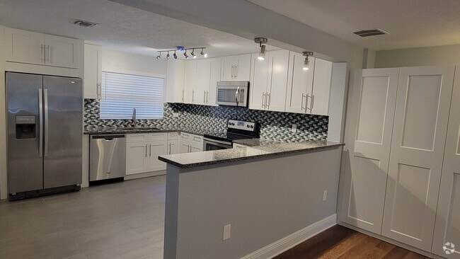 Building Photo - 715 Palm Dr Unit 715 Palm Dr. #1 Rental