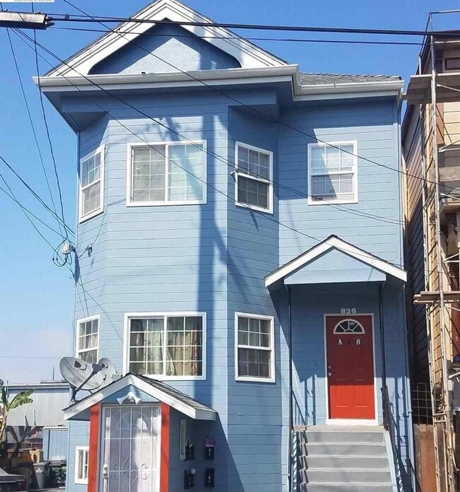Building Photo - 826 20th St