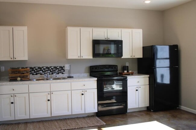 Building Photo - 215 Cane Creek Ln Rental