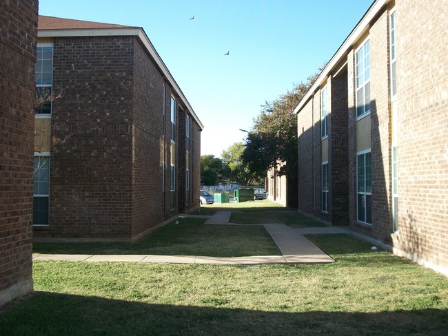 Castleridge Apartments For Rent in San Antonio, TX | ForRent.com