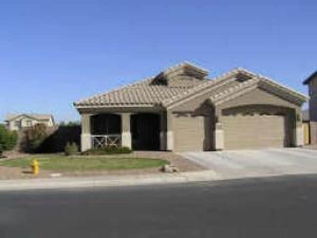 Building Photo - 3 bedroom in Chandler with RV gate and 3 car garage