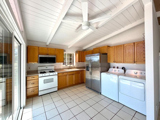 Photo - Mid Century Modern 2 bdrm 1 bath
