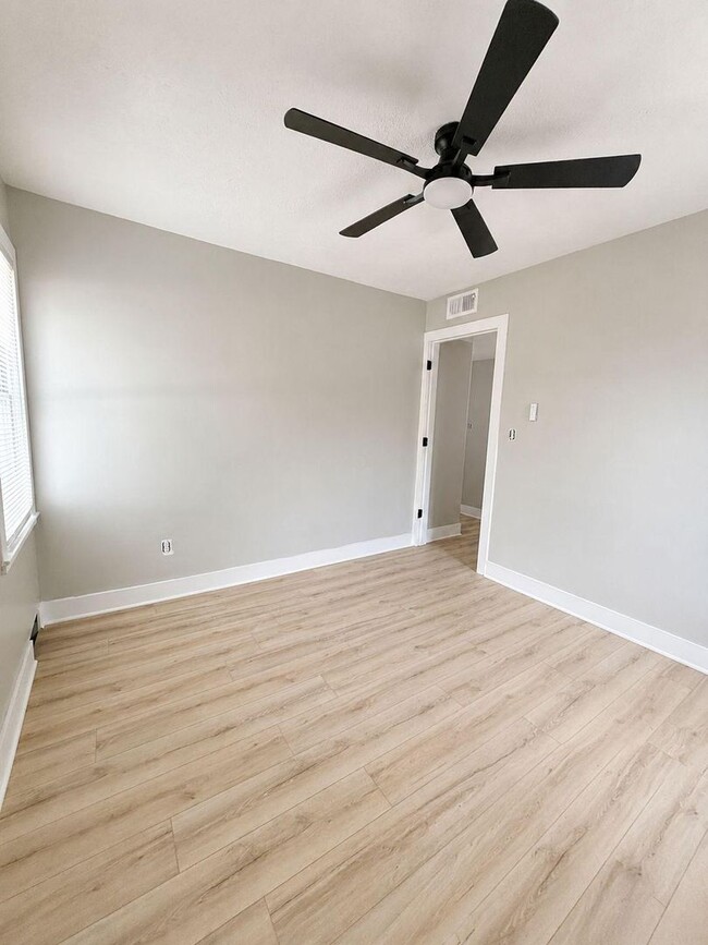 Photo - 13741 W 10 Mile Rd