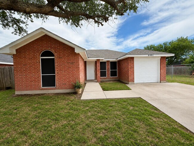 Photo - 6901 S Verano St