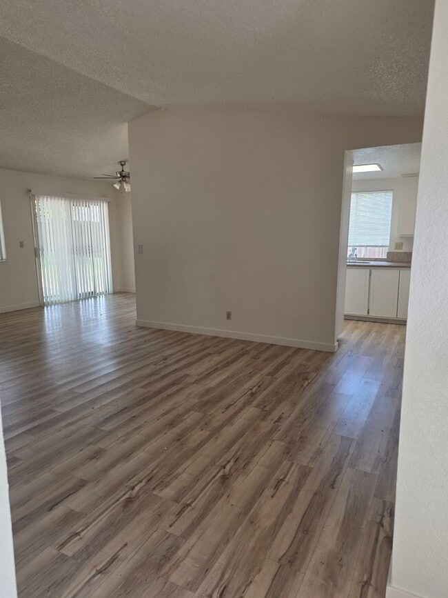 Photo - House: 3 Bedroom / 2 Bathroom - Loomis