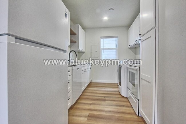 Photo - 1 Bed, 1 Bath Duplex Unit on Main Street in Washougal