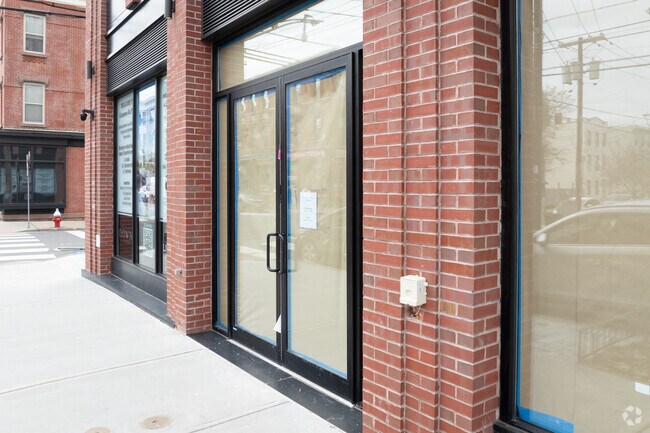 Entrance - The Common on Pine