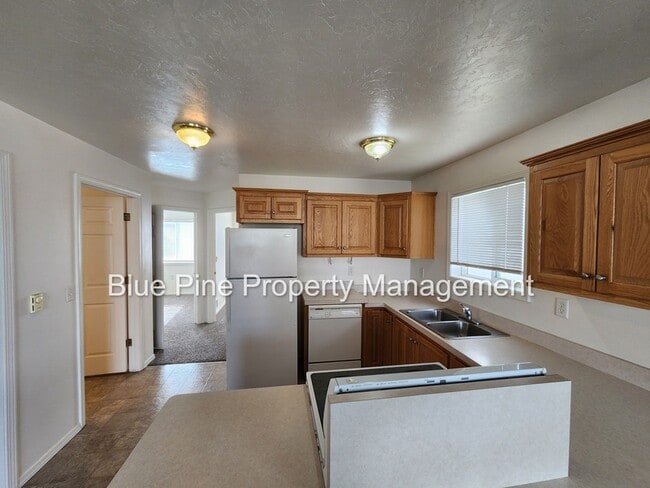 Photo - 952 Anne St Unit 2