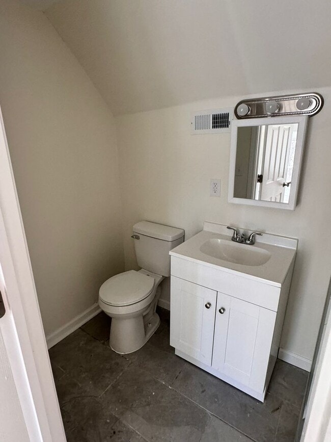 Photo - 117 Linden Ave Unit B