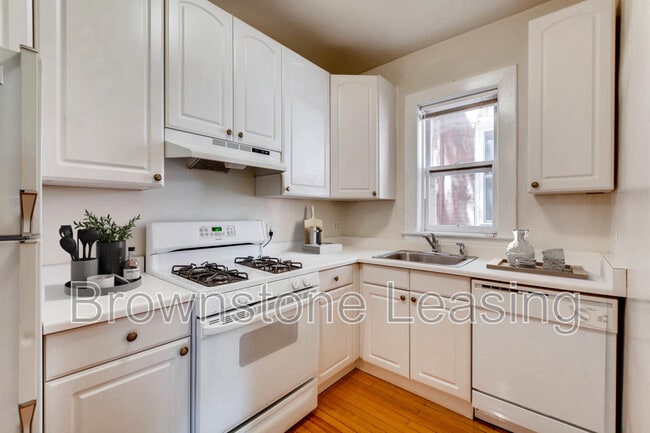 Photo - 1126 Emerson St