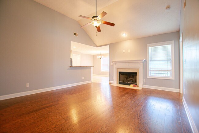 Photo - Pet Friendly Three Bedroom!