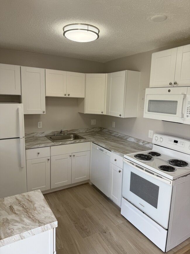 Building Photo - 1331 Holly Heights Dr Unit 3
