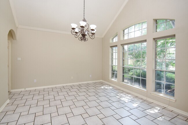 Photo - 1714 Wellington Way