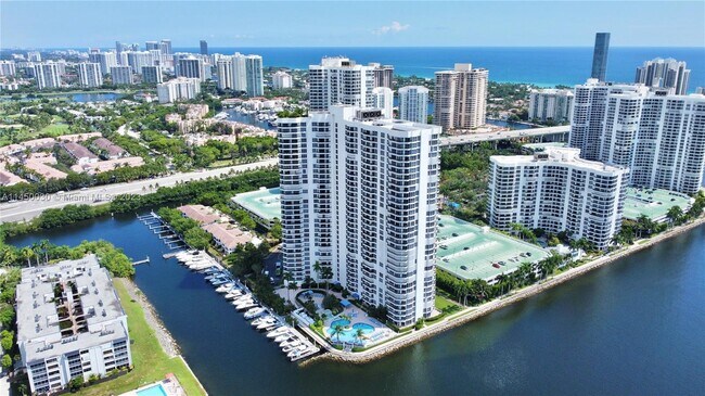 Photo - 3530 Mystic Pointe Dr Unidad 1602